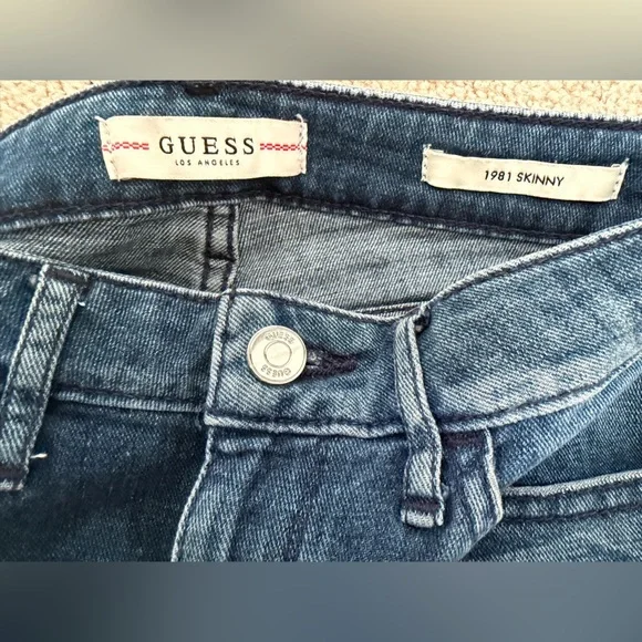 Guess Jeans - Picture 2 of 4